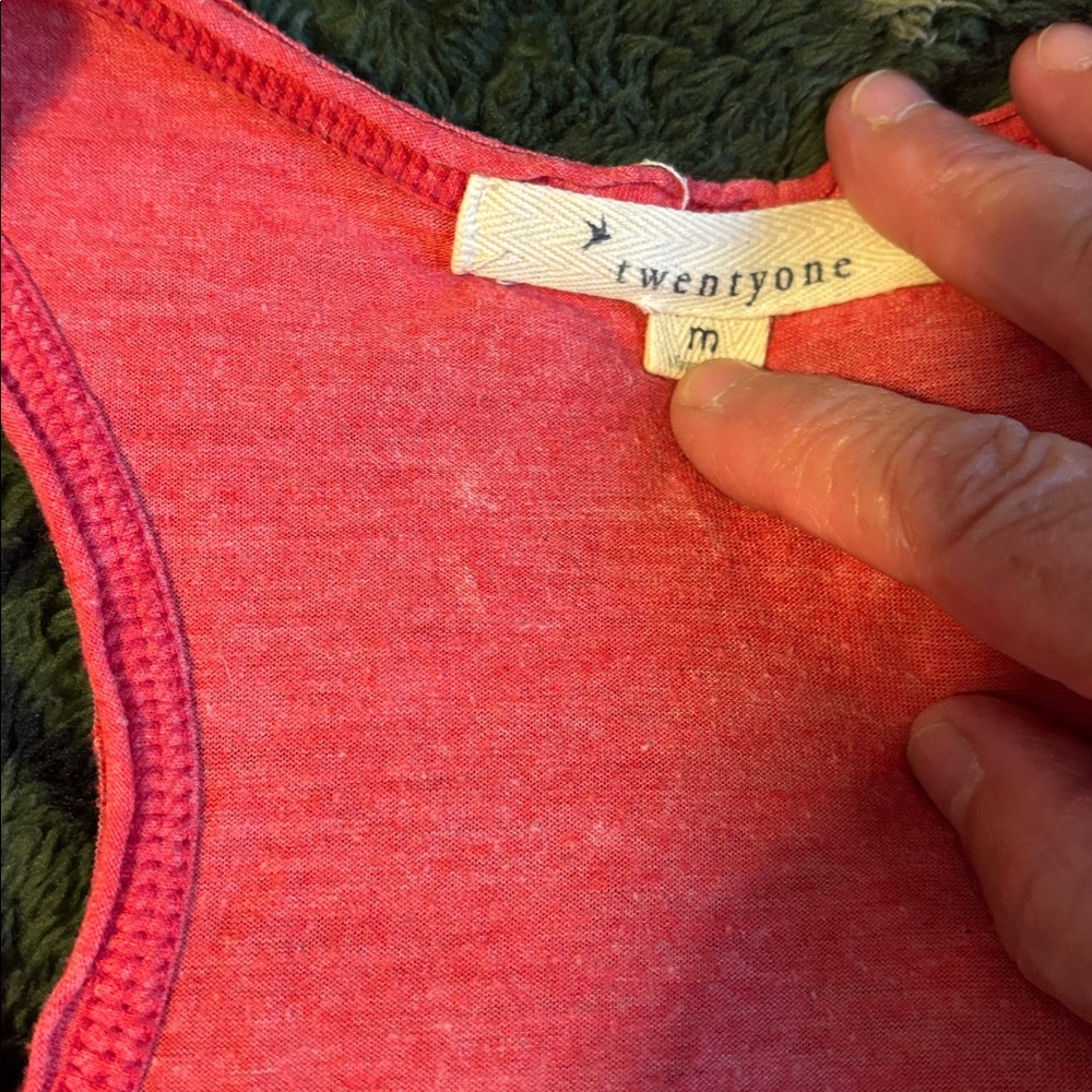 Women’s Top - Picture 3 of 6
